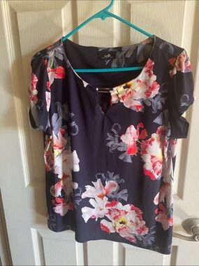 Wallis Navy Floral Short Sleeve Keyhole Blouse